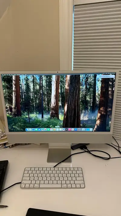 iMac 24-inch M3 2023 four ports 8Gb Ram 256GB storage Warranty until Oct this year