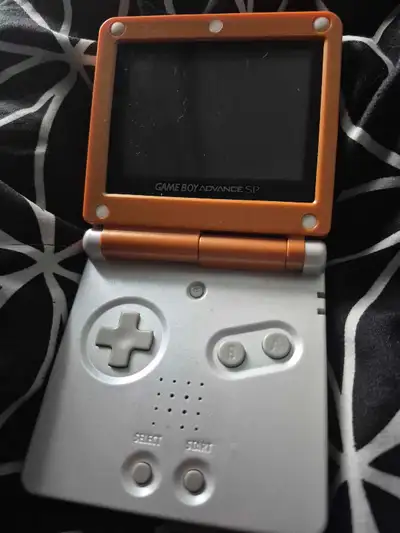Game boy perfect condition comes with game Game: Sonic adventure