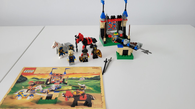 Vintage Lego Medieval 6095 Royal Joust dans Jouets et jeux  à Longueuil/Rive Sud - Image 2