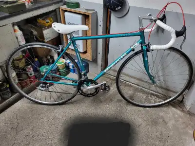 Velo de course Bianchi 12 vitesses roues 700c cadre 19p, View more