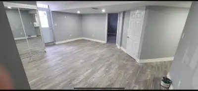 Space for rent, in a basement close to the bus stop and shopping mall, Walmart,shoppers, Home Depot...