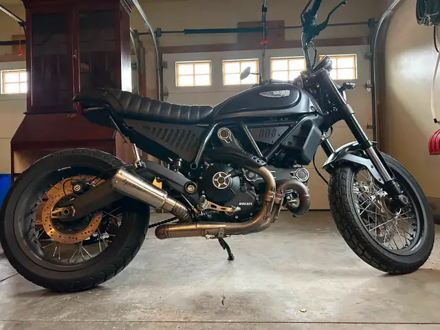 2018 DUCATI Scrambler Street Classic 803cc in Street, Cruisers & Choppers in London - Image 3