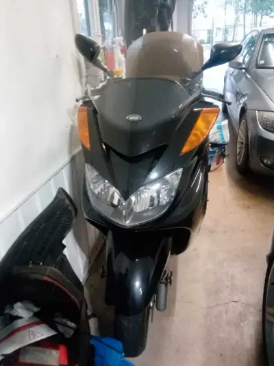 Very nice scooter, 120km on highways Bought a battery today. Start very good . 58000km most is highw...