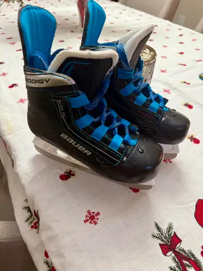 HOCKEY SKATES - YOUTH SIZE 10, View more