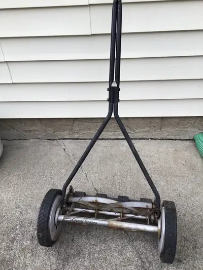 Push lawn mower 16”, self sharpening blades. Works great. Cash only please.
