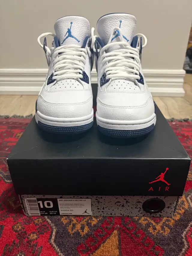 Jordan 4 Columbia  in Men's Shoes in Markham / York Region - Image 4