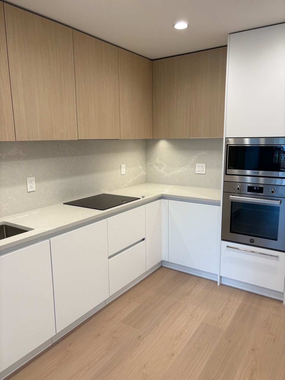 Brand new 1 Bed + Den 4