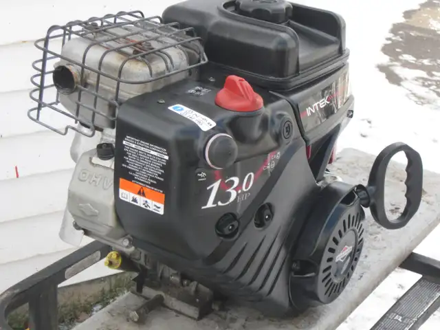 moteur briggs & stratton 13.0 H.P. cylindre en acier full bushin in Snowblowers in Laval / North Shore - Image 4