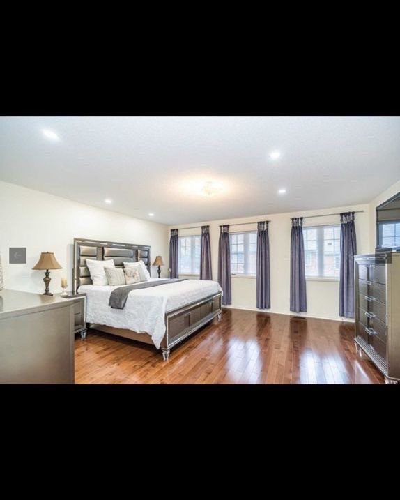 Spacious Master Bedroom for Rent in Ajax - Minutes from the Beac in Room Rentals & Roommates in Oshawa / Durham Region