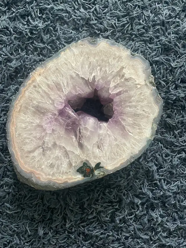 Amethyst slab in Arts & Collectibles in Markham / York Region - Image 3