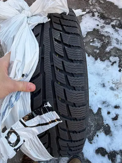 Hi , I have BF Goodrich winter tires Size 235/65/R17 Photos are new and only used for 1 month last y...