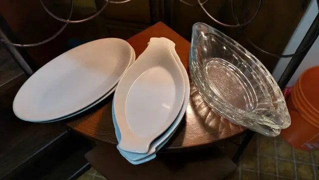 VINTAGE CREAM & SUGAR SETS, DISHES,  BOAT OVAL DISHES,  MUG in Kitchen & Dining Wares in Calgary - Image 6