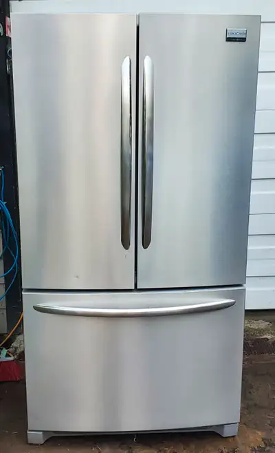 Frigidaire Professional fridge - Very good Condition, Stainless, View more