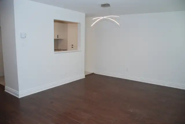 Condo a louer 4 1/2 in Long Term Rentals in City of Montréal - Image 5