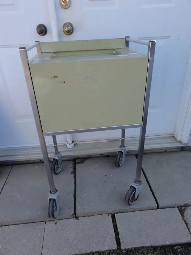 Vintage Retro Metal Rolling Medical Trolley/Utility/Storage Cart