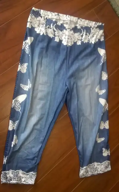 Ladies Capris Style Pants NEW!, View more