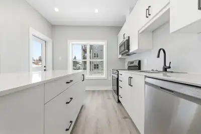 Retire today in Bancroft! This beautiful 2 bedroom 2 bathroom unit has spectacular views and a dream...