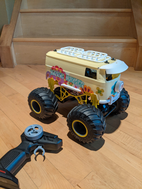 Lite Hawk Hippie Hauler Remote Control VW Van in Toys & Games in Calgary