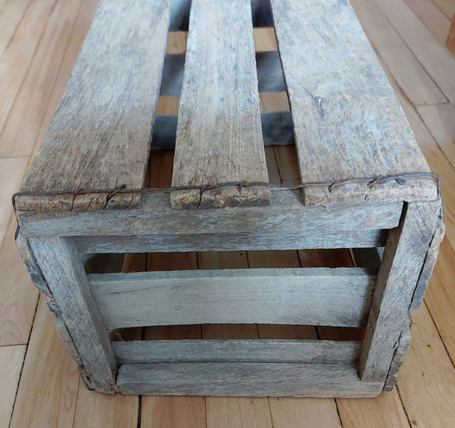 *bien LIRE l'annonce* Boîte en bois Caisse VINTAGE Wooden Crate dans Art et objets de collection  à Ville de Montréal - Image 3