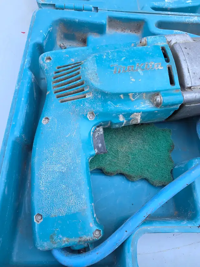 Makita Hammer Drill Heavy-Duty 1/2" With Hard Plastic Case & Key in Power Tools in Windsor Region - Image 3