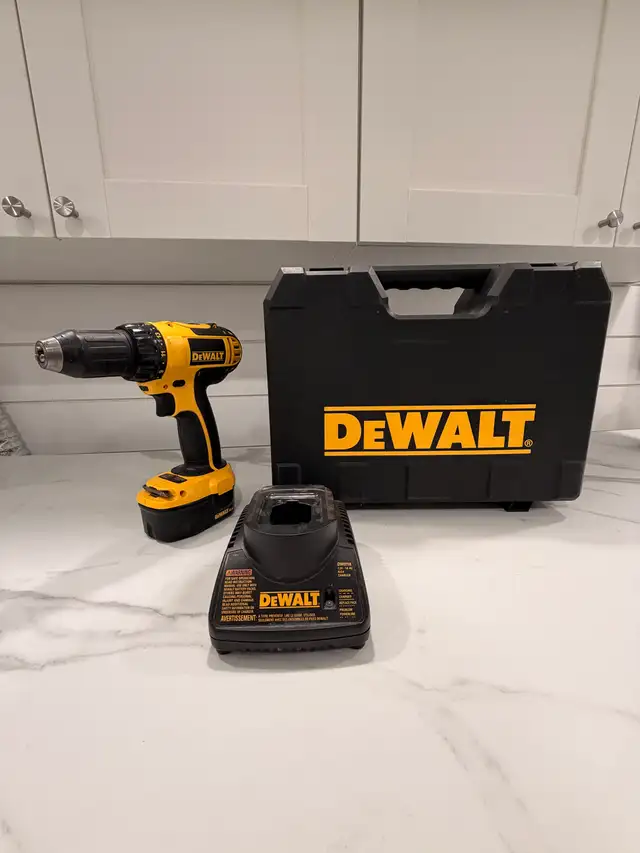 Dewalt Drill in Power Tools in Oshawa / Durham Region - Image 3