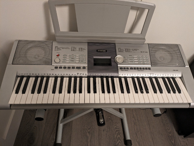 Yamaha PSR-295 Keyboard in Pianos & Keyboards in Comox / Courtenay / Cumberland