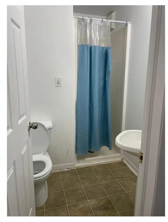 Furnished Private Room in a shared house in Clayton Park in Room Rentals & Roommates in City of Halifax - Image 8
