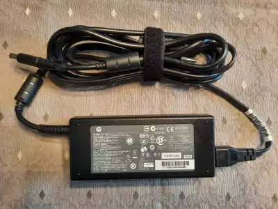 LOCATION SIGNAL HILL SW. Model: PPP016L-E. Condition used, Includes power cord, Input: 100-240V ~ 50...