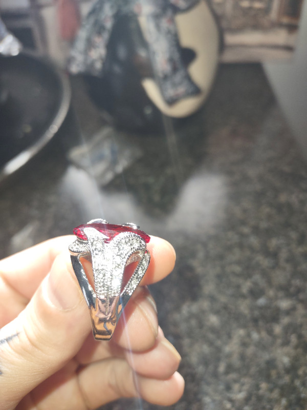 10kt white gold ring with a big ruby with wonderful clarity in Jewellery & Watches in Corner Brook - Image 2