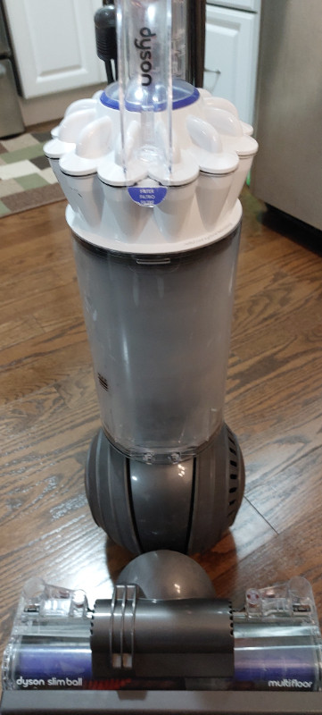 Dyson Slimball upright vacuum. In great condition. $250. in Vacuums in Kitchener / Waterloo - Image 3