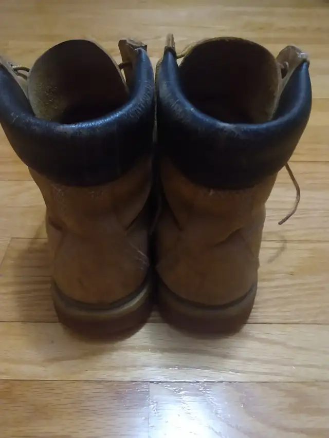 Size US 8.5 Vintage Women's Leather/Suede Timberland Boots Wheat in Women's - Shoes in City of Toronto - Image 3