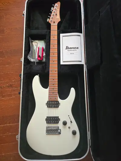 Ibanez AZ2402 Prestige - Pearl White Flat, View more