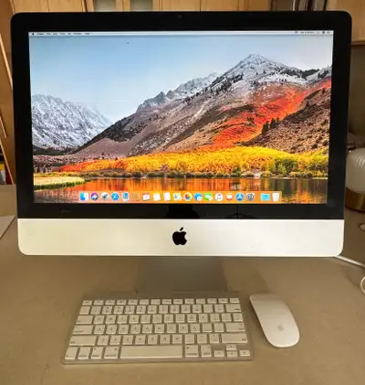 If you're looking at this classic Apple computer, you likely already know what it's all about. This...
