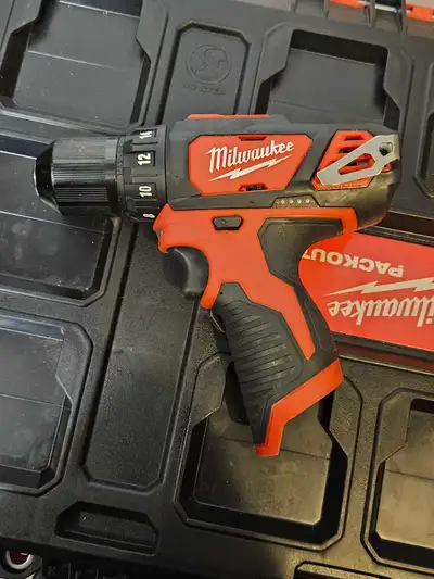 Milwaukee M12 Drill/driver, View more