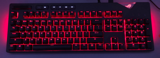 ASUS ROG Strix Flare I Gaming Keyboard *PRICE NEGOTIABLE* in General Electronics in City of Toronto - Image 2