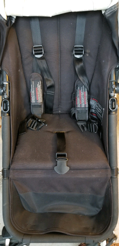 Bugaboo Cameleon 3 with bassinette in Strollers, Carriers & Car Seats in Mississauga / Peel Region - Image 2