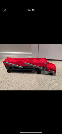 HOT WHEELS MEGA HAULER IN GREAT CONDITION