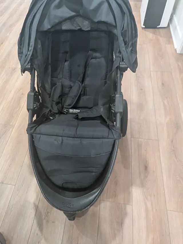 Britax Stroller in Strollers, Carriers & Car Seats in Ottawa - Image 3