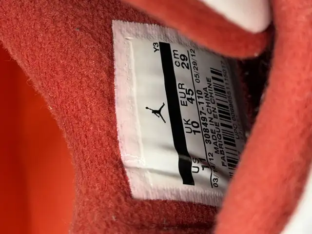 Jordan 4 Fire Red - US 11 in Men's Shoes in Calgary - Image 5