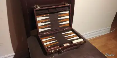 Mallette de Backgammon Magnetique, View more