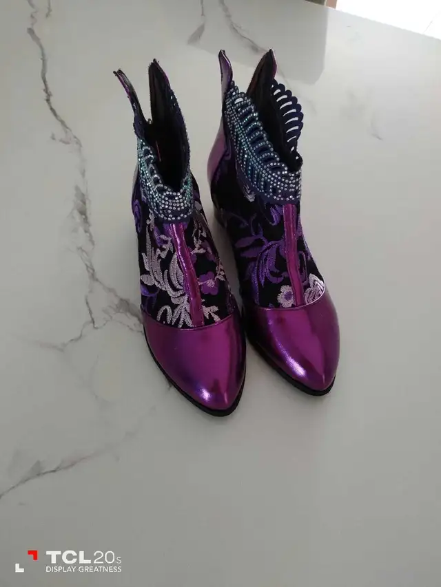 Bottes à vendre in Women's - Shoes in Laurentides - Image 2