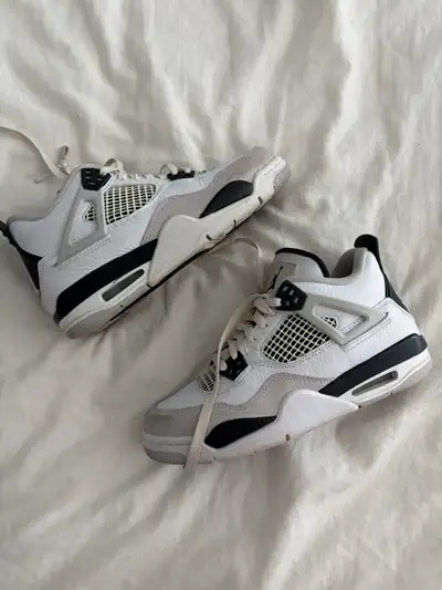 Jordan 4 Retro Military Black, View more