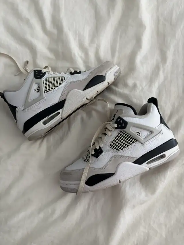 Jordan 4 Retro Military Black in Men's Shoes in City of Montréal - Image 2