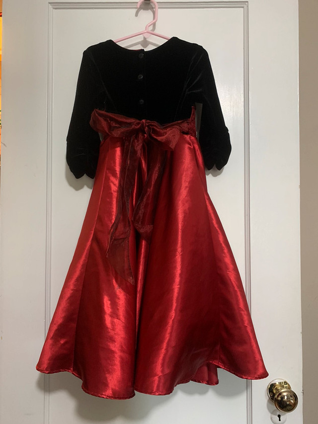 Christmas party Dress Red Satin black velvet size 5 in Clothing - 5T in Mississauga / Peel Region - Image 2
