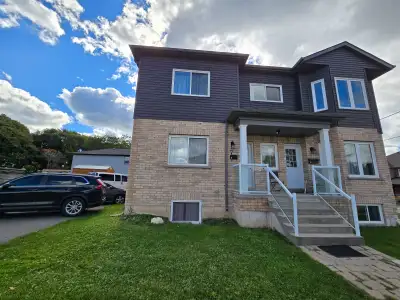 *Located mins from 401. Approx 10 min drive to OPG Darlington & 30 mins. to Pickering. *Rent include...