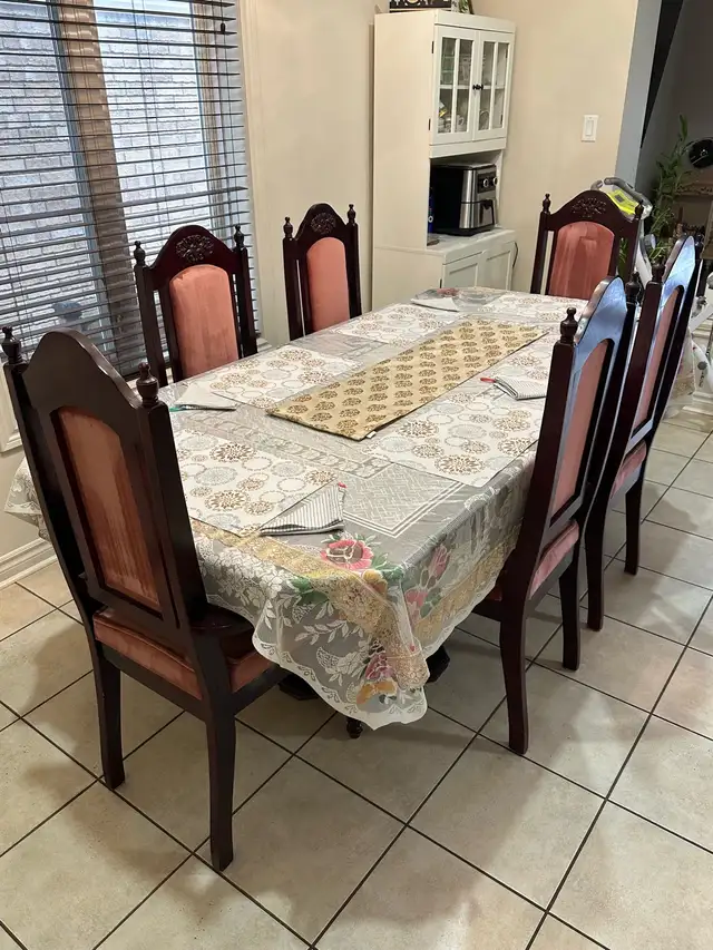 Vintage Solid wood dining table + 6 chairs 