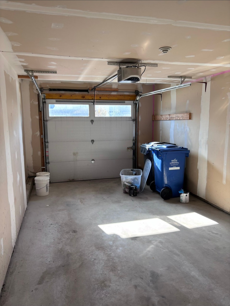Available IMMEDIATELY Bridgewater house 5
