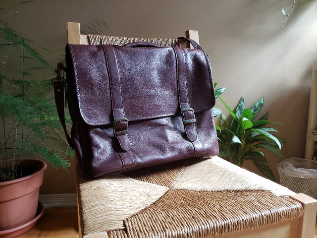 Queros columbian leather bag in Women's - Bags & Wallets in Ottawa