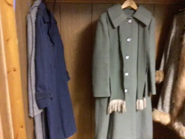 VINTAGE MANTEAUX POUR FEMMES COURTS ET LONGS PRINTEMPS & AUTOMNE in Arts & Collectibles in Laval / North Shore - Image 11
