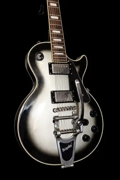 Stunning Epiphone Les Paul Custom Equipped with a bigsby system Perfect for gigs & rocking on stage...